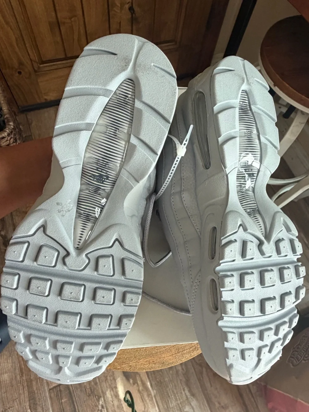 Nike Grey Air Max Low-Top Sneakers Size 9 new